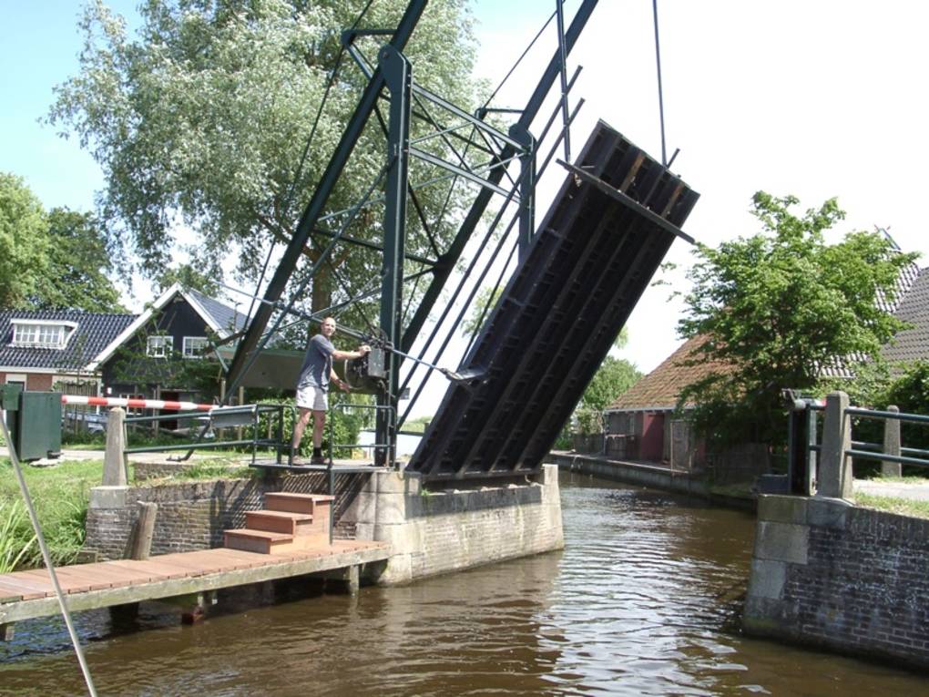 Algemene regels bij bruggen en sluizen