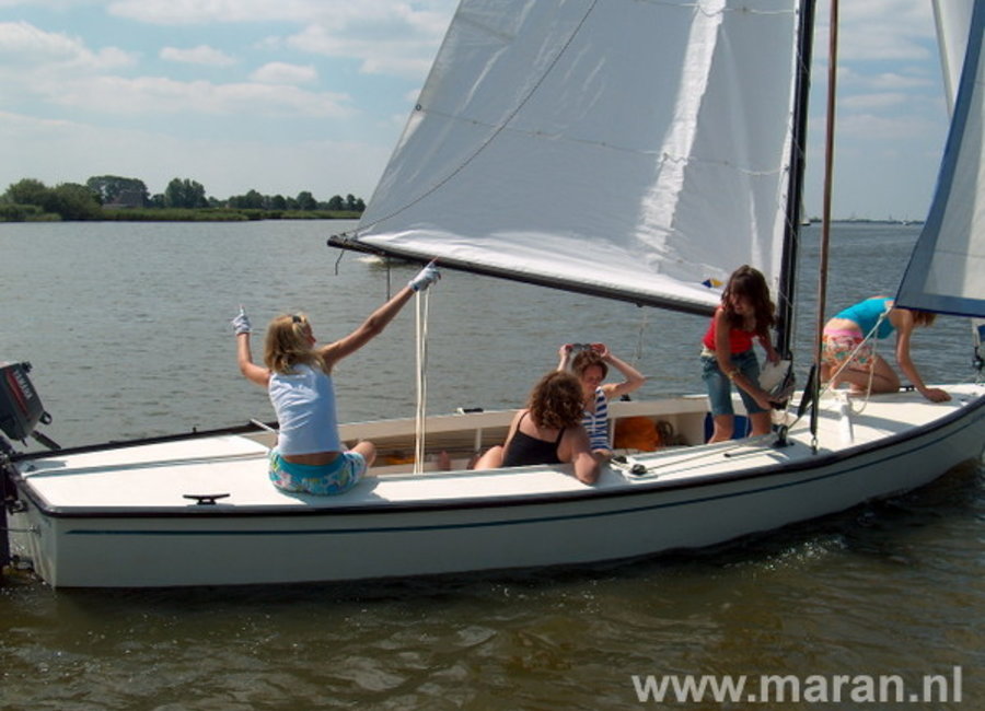 Friese meren met een polyvalk ontdekken