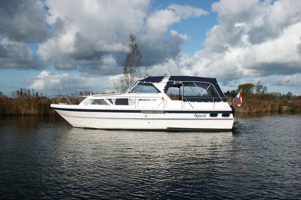 Waarom een motorboot huren bij Maran?