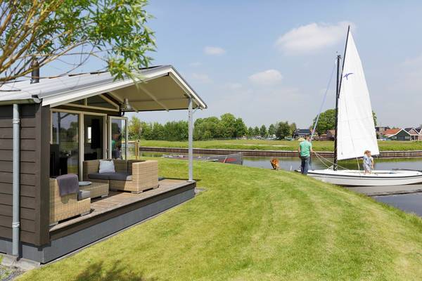 Vakantiehuis aan het water in Friesland