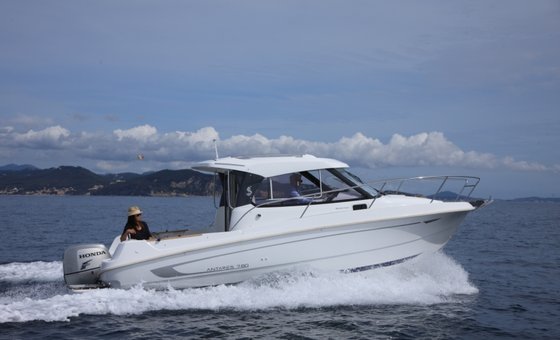 Beneteau Antares 780 - Beau huren